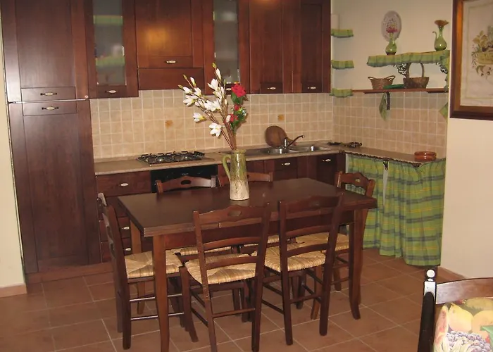 Le Tre Rose Montagna كاميغلياتيلو سيلانو